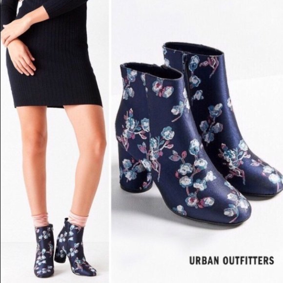 Urban Outfitters Flower Embroidered Ankle boots - Picture 3 of 5